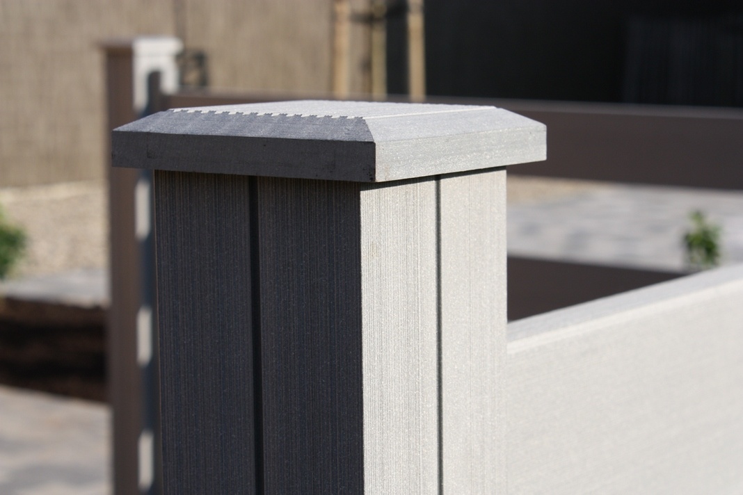 Kamenná šedá (SG) barva dřevoplastového plotu